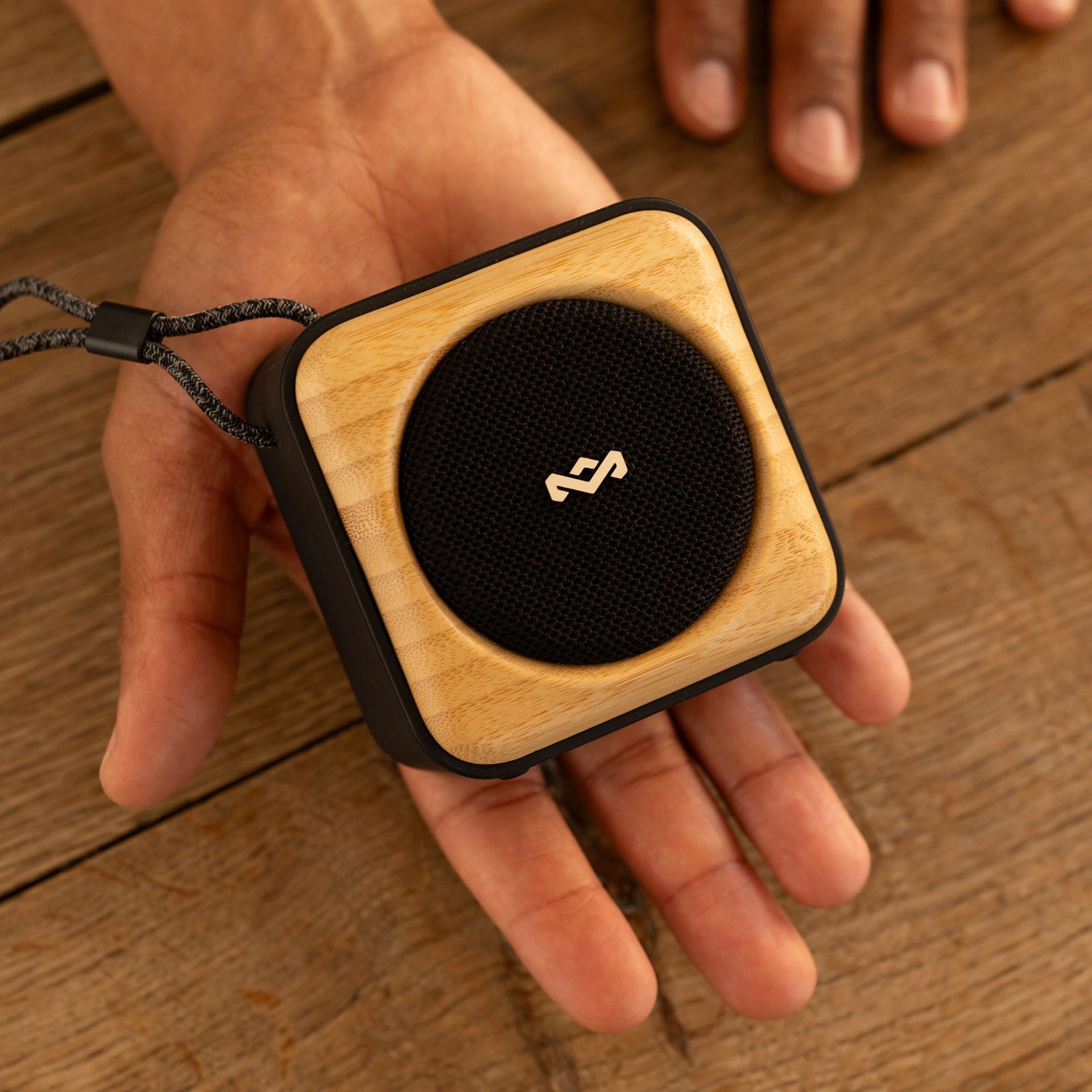 HOUSE OF MARLEY ROOTS BT SPEAKER SIGNATURE BLACK - slika 4