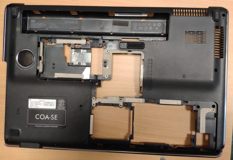 HP Pavilion dv7-3020eb ohišje (spodnji del, zgornji del s touchpadom, LCD pokrov komplet)